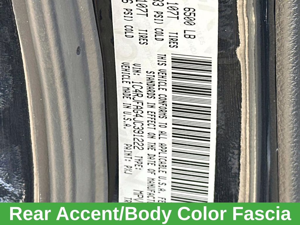 2018 Diamond Black Crystal Pearlcoat Jeep Grand Cherokee Altitude 4X4 SUV