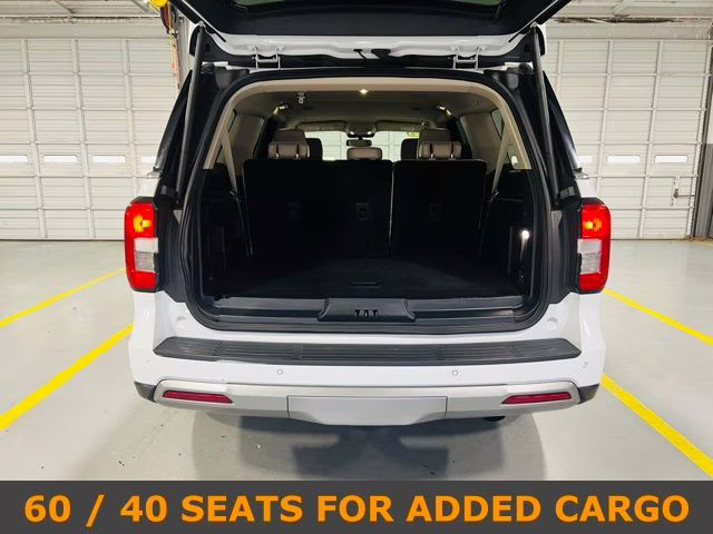 2023 Oxford White Ford Expedition Max XLT 4X4 SUV