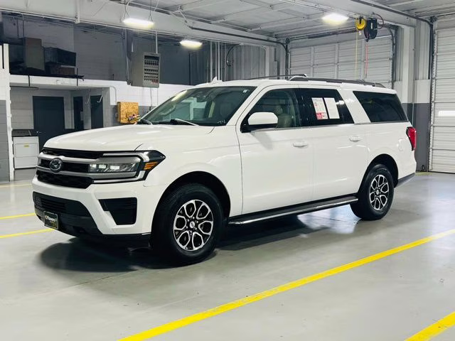 2023 Oxford White Ford Expedition Max XLT 4X4 SUV