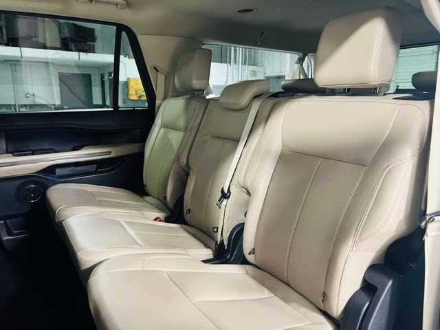 2023 Oxford White Ford Expedition Max XLT 4X4 SUV