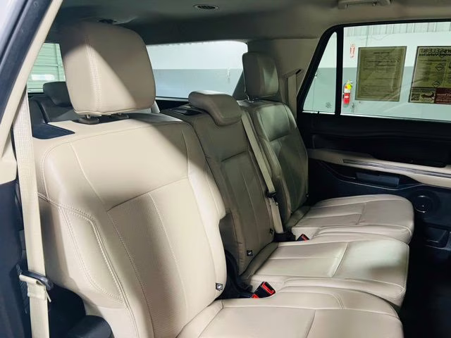 2023 Oxford White Ford Expedition Max XLT 4X4 SUV