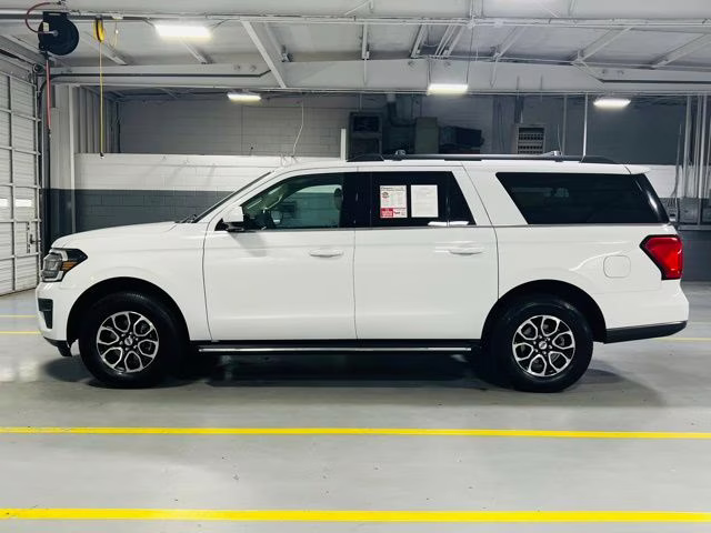 2023 Oxford White Ford Expedition Max XLT 4X4 SUV