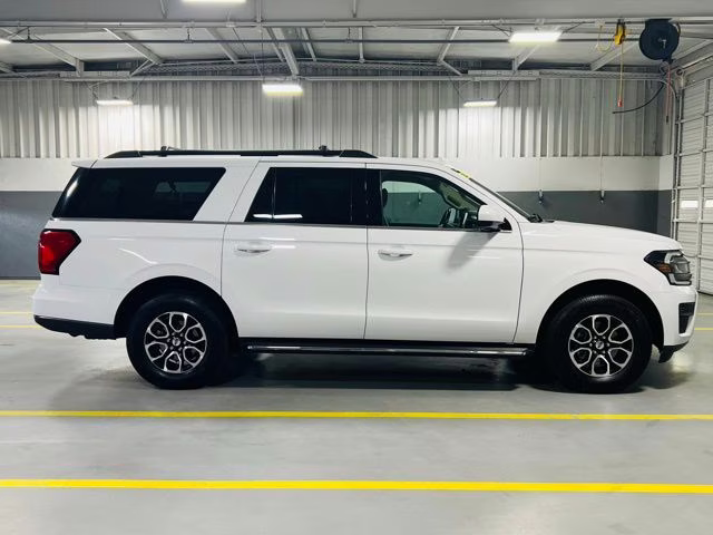 2023 Oxford White Ford Expedition Max XLT 4X4 SUV