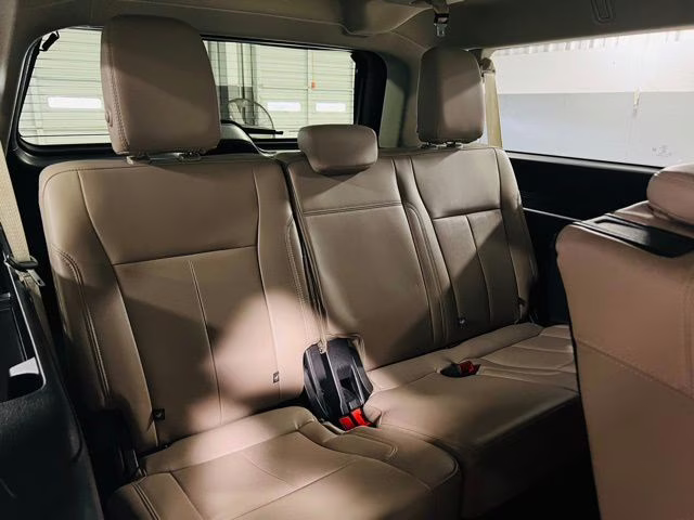 2023 Oxford White Ford Expedition Max XLT 4X4 SUV