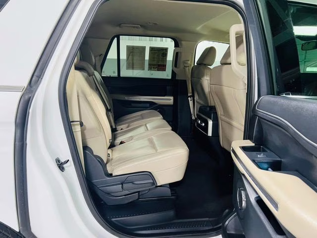 2023 Oxford White Ford Expedition Max XLT 4X4 SUV
