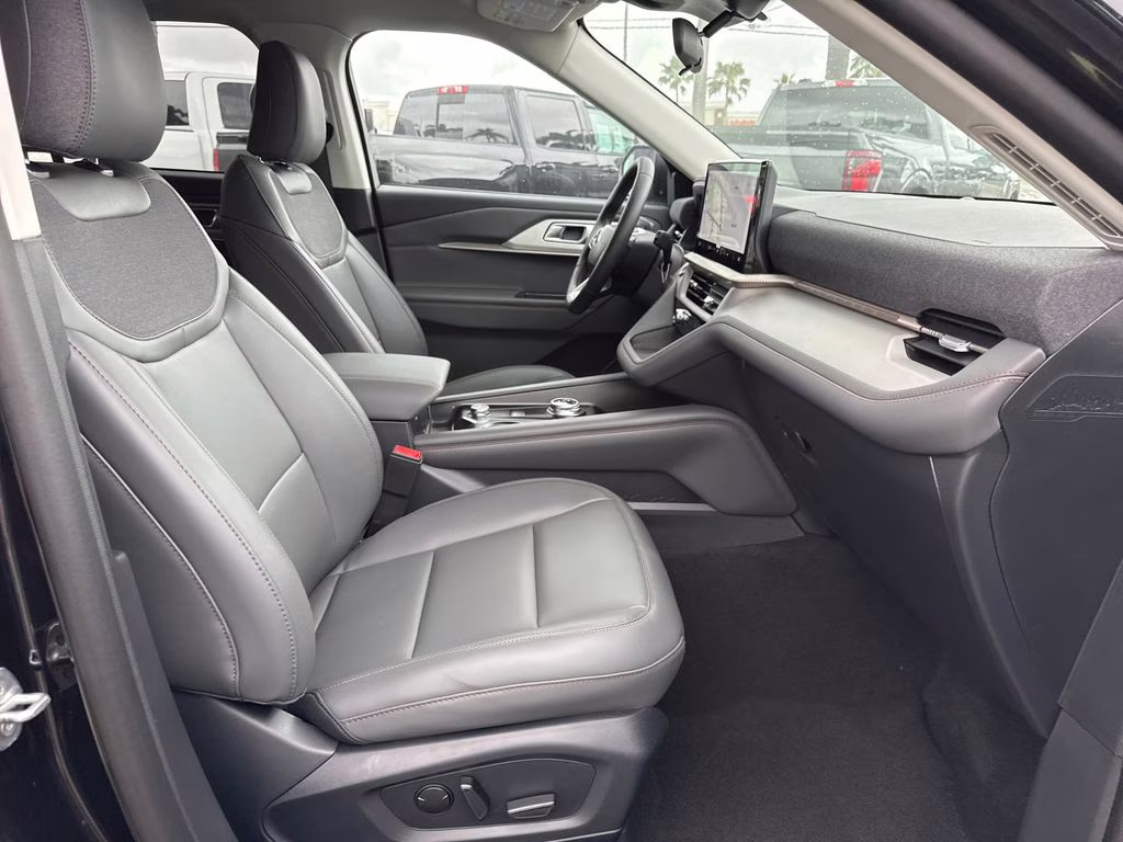 2026 Agate Black Metallic Ford Explorer Active RWD SUV