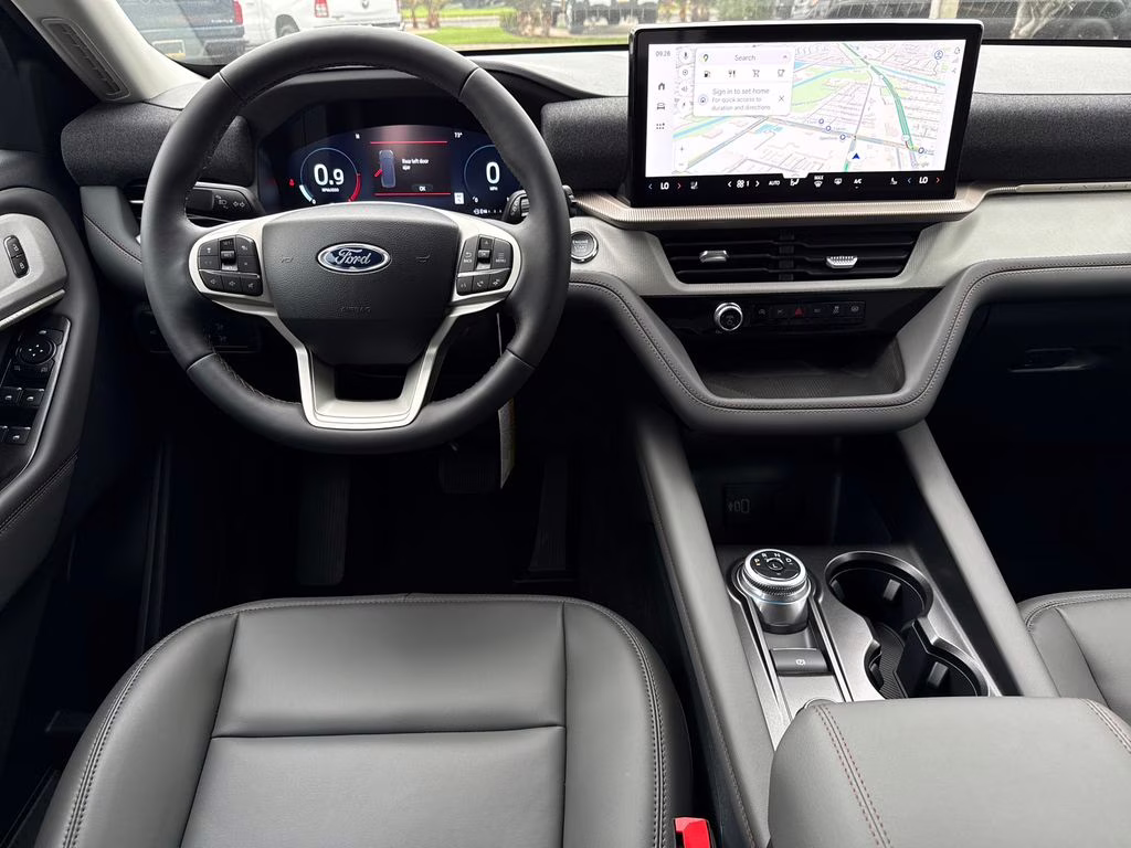 2026 Agate Black Metallic Ford Explorer Active RWD SUV