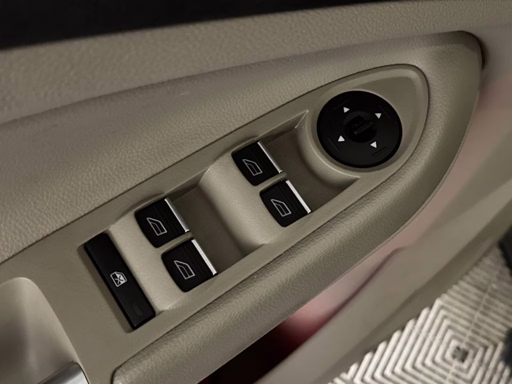 2017 Canyon Ridge Metallic Ford Escape Titanium FWD SUV