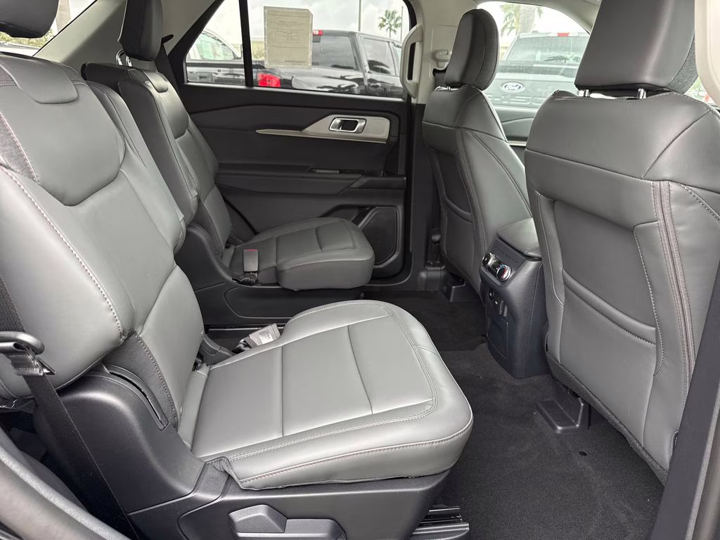 2026 Agate Black Metallic Ford Explorer Active RWD SUV