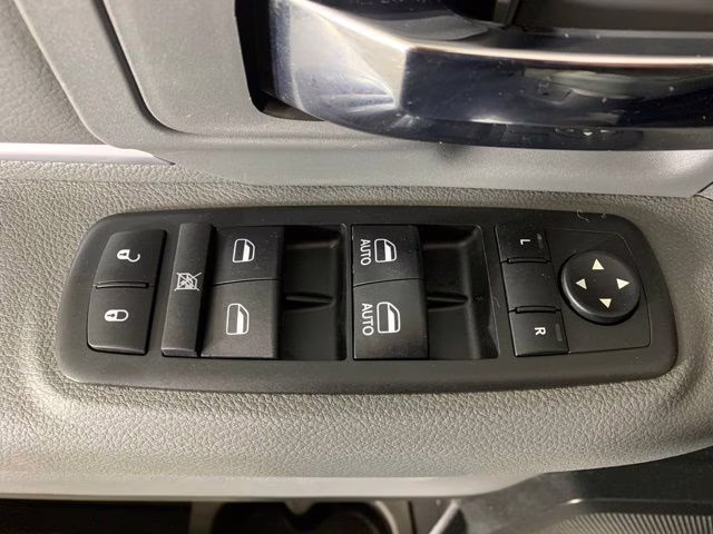 2017 Bright Silver Metallic Clearcoat Ram 1500 Big Horn 4X4 Truck