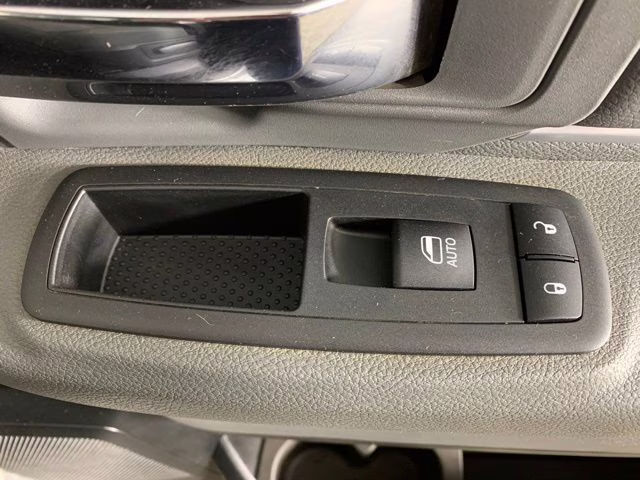 2017 Bright Silver Metallic Clearcoat Ram 1500 Big Horn 4X4 Truck