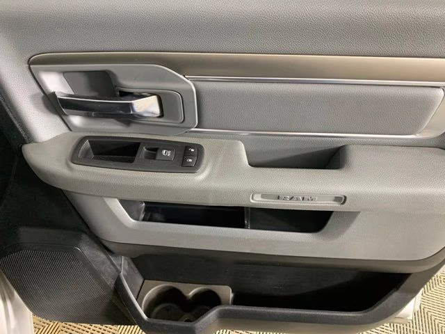 2017 Bright Silver Metallic Clearcoat Ram 1500 Big Horn 4X4 Truck