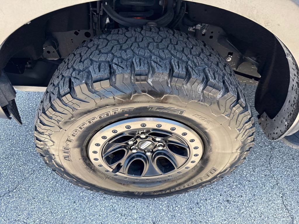 2023 Oxford White Ford F-150 Raptor 4X4 Truck