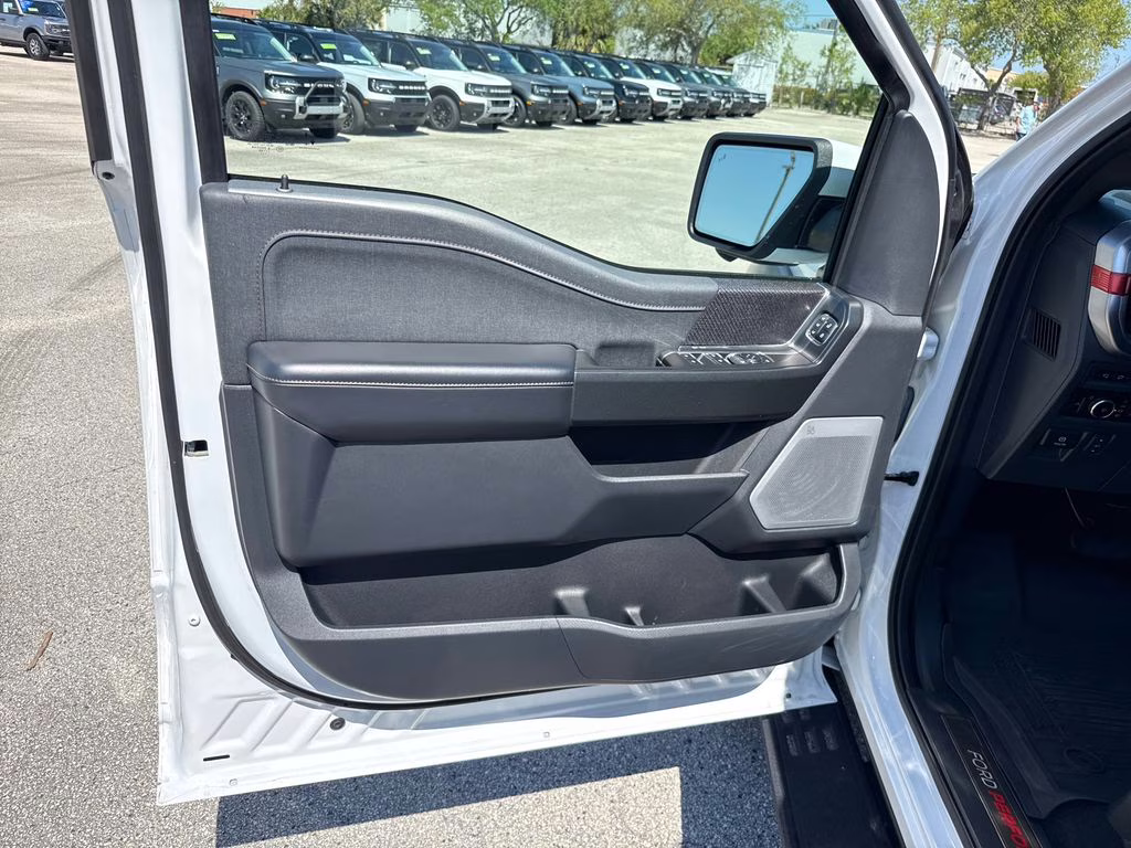 2023 Oxford White Ford F-150 Raptor 4X4 Truck