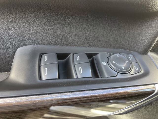 2021 Summit White Chevrolet Silverado 1500 LT Trail Boss 4X4 Truck