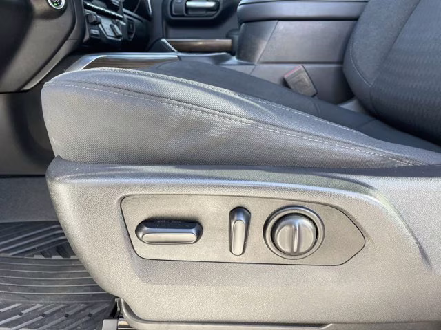 2021 Summit White Chevrolet Silverado 1500 LT Trail Boss 4X4 Truck