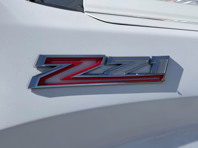 2021 Summit White Chevrolet Silverado 1500 LT Trail Boss 4X4 Truck