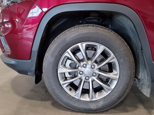 2019 Velvet Red Pearlcoat Jeep Cherokee Latitude Plus 4X4 SUV