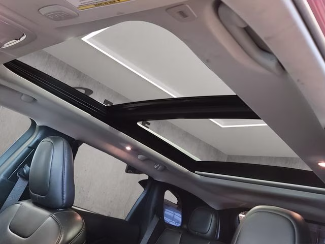 2019 Velvet Red Pearlcoat Jeep Cherokee Latitude Plus 4X4 SUV