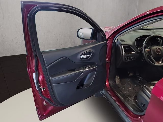 2019 Velvet Red Pearlcoat Jeep Cherokee Latitude Plus 4X4 SUV