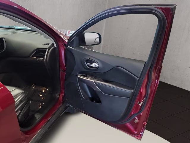 2019 Velvet Red Pearlcoat Jeep Cherokee Latitude Plus 4X4 SUV