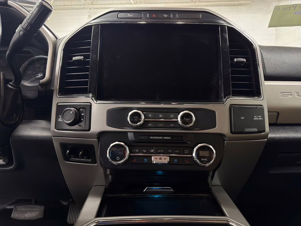 2022 Star White Metallic Tri-Coat Ford Super Duty F-250 SRW Lariat 4X4 Truck