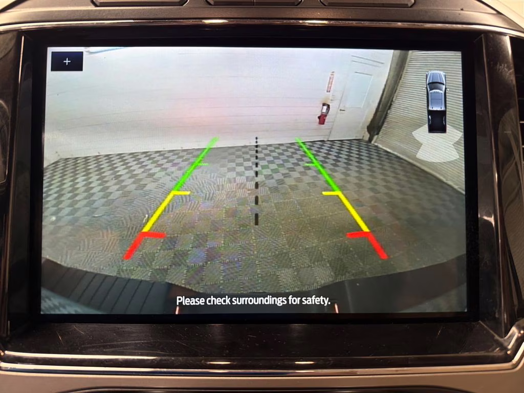 2022 Star White Metallic Tri-Coat Ford Super Duty F-250 SRW Lariat 4X4 Truck