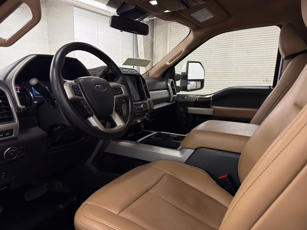 2022 Star White Metallic Tri-Coat Ford Super Duty F-250 SRW Lariat 4X4 Truck