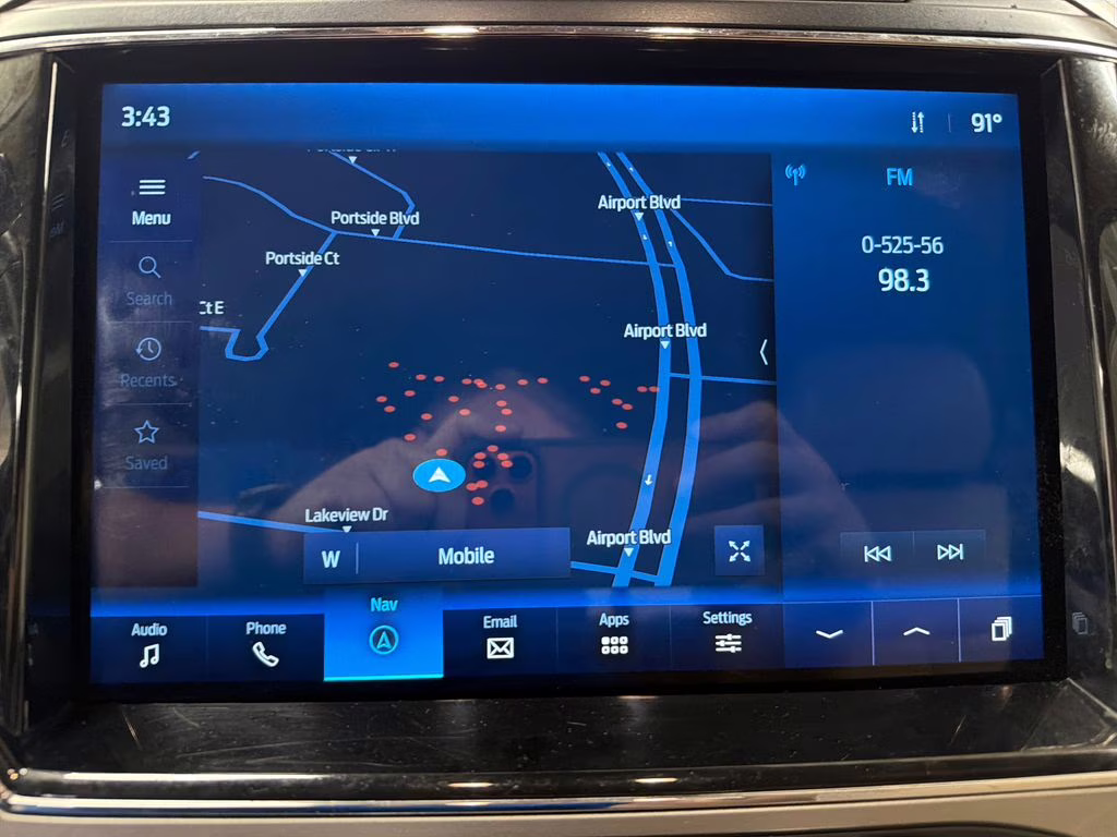 2022 Star White Metallic Tri-Coat Ford Super Duty F-250 SRW Lariat 4X4 Truck