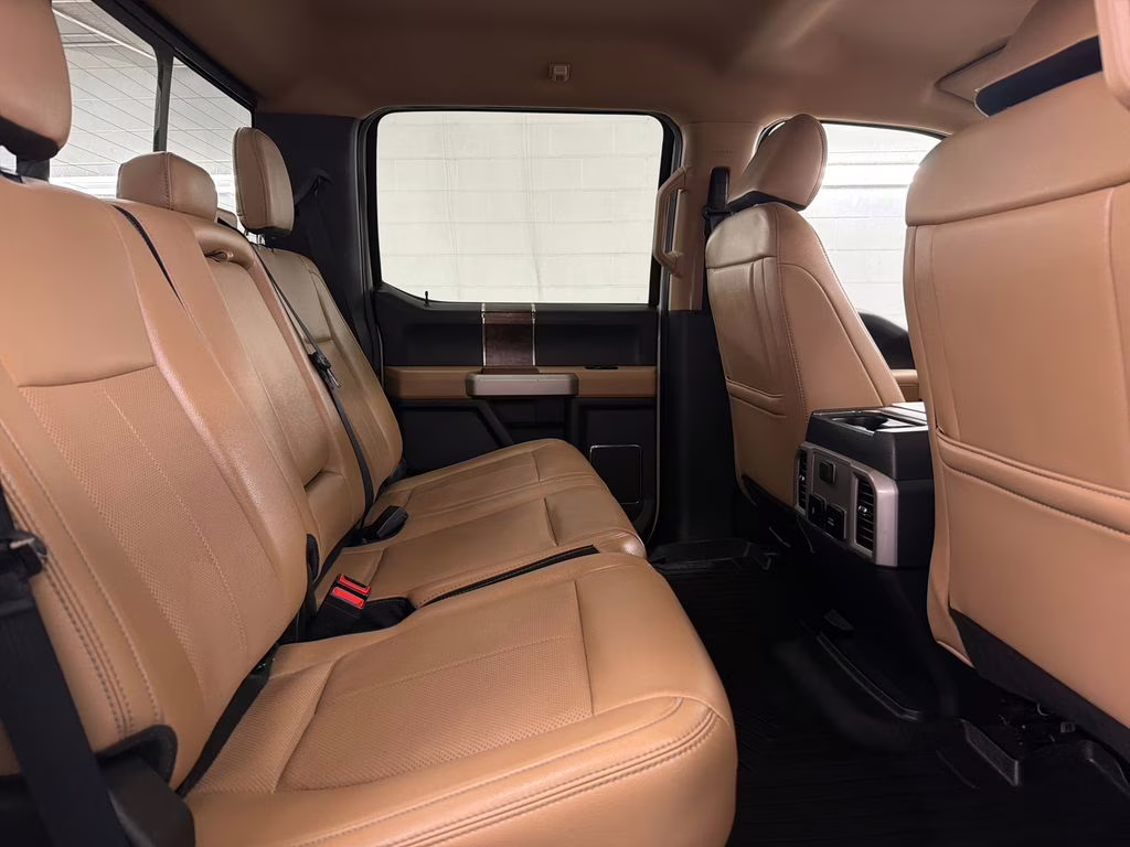 2022 Star White Metallic Tri-Coat Ford Super Duty F-250 SRW Lariat 4X4 Truck