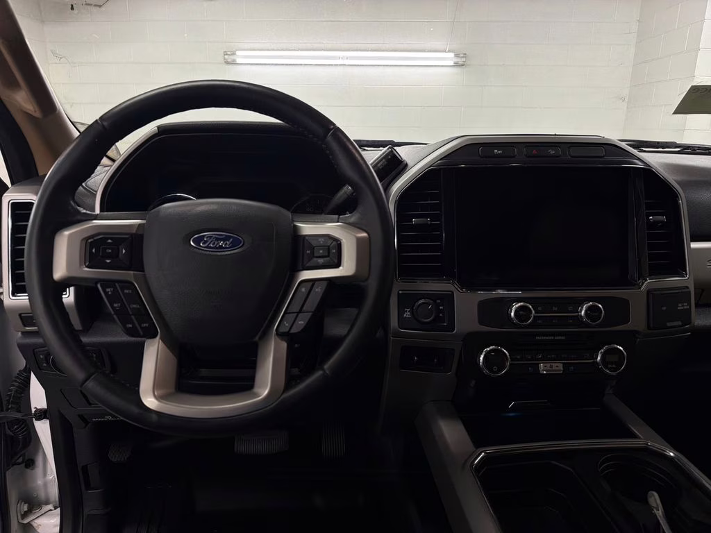 2022 Star White Metallic Tri-Coat Ford Super Duty F-250 SRW Lariat 4X4 Truck