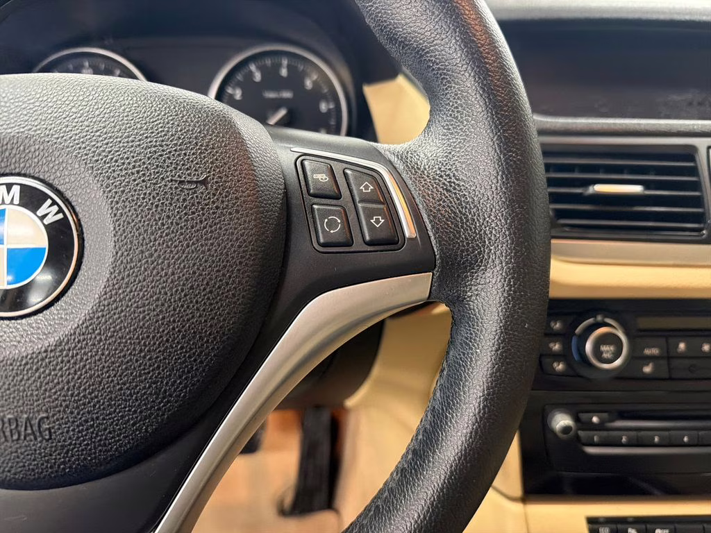 2015 Alpine White BMW X1 sDrive28i RWD SUV