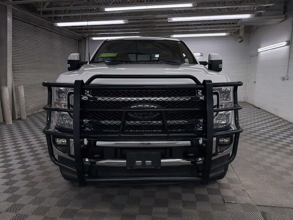 2022 White Metallic Ford Super Duty F-250 SRW Lariat 4X4 Truck
