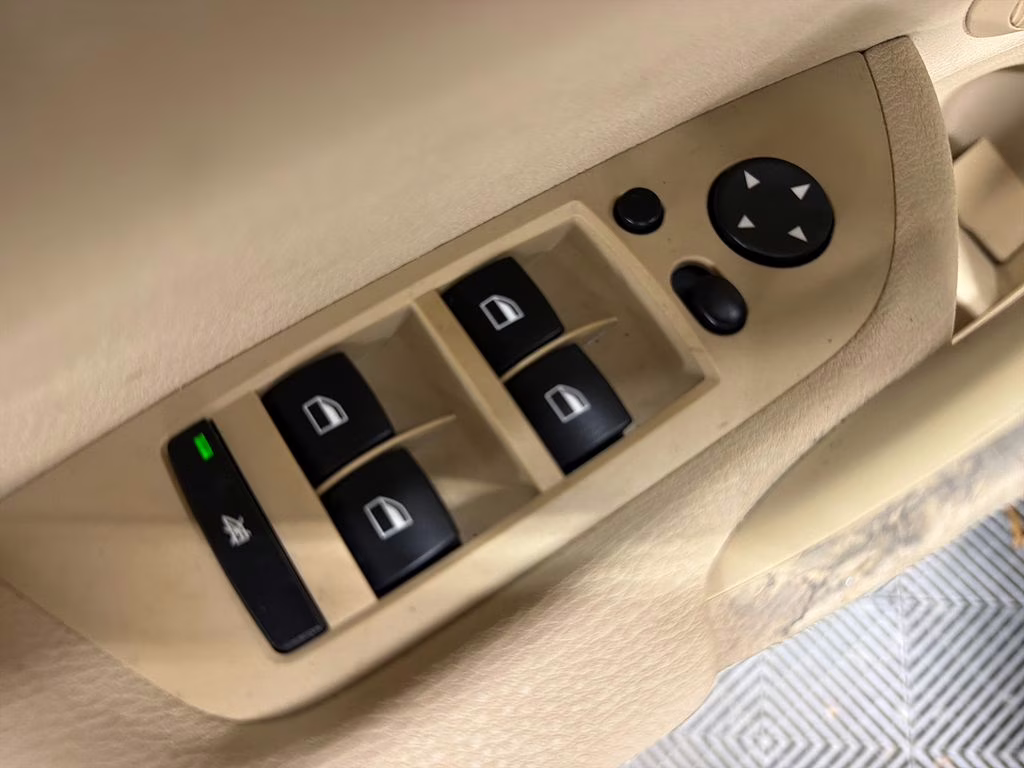 2015 Alpine White BMW X1 sDrive28i RWD SUV