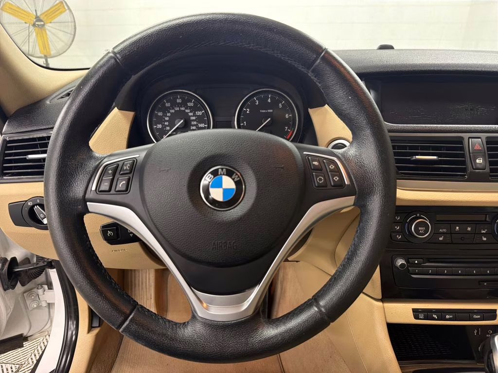 2015 Alpine White BMW X1 sDrive28i RWD SUV