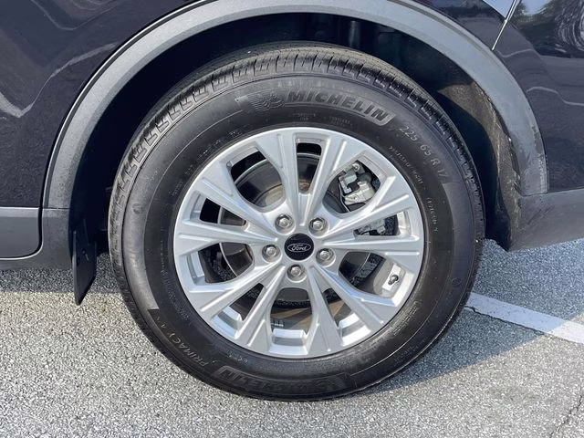 2025 Black Metallic Ford Escape Active FWD SUV