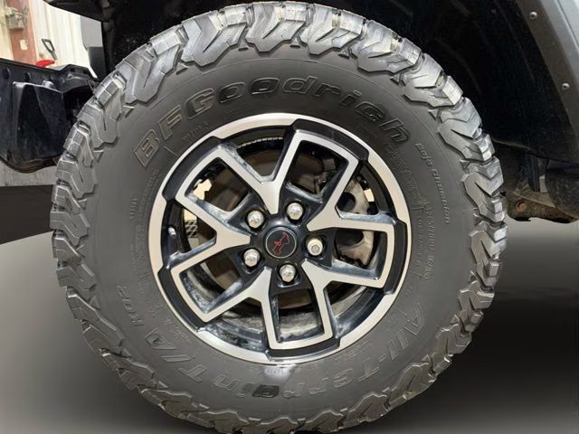 2024 Silver Zynith Clearcoat Jeep Wrangler Rubicon 4X4 SUV