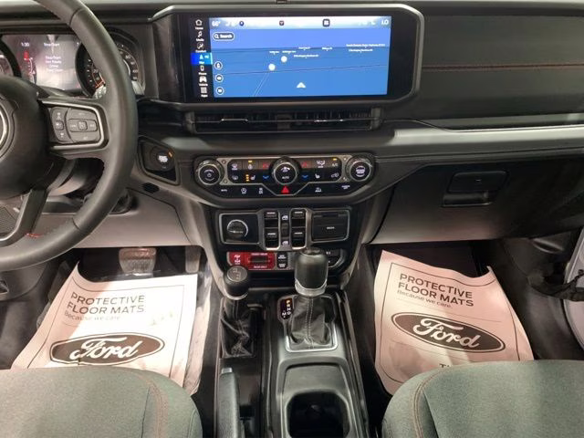 2024 Silver Zynith Clearcoat Jeep Wrangler Rubicon 4X4 SUV