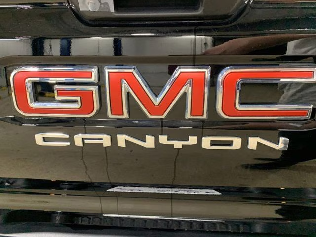 2025 Onyx Black GMC Canyon Elevation 4X4 Truck