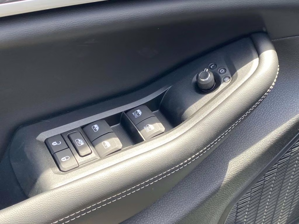 2026 Bright White Clearcoat Jeep Grand Cherokee L Laredo Altitude RWD SUV