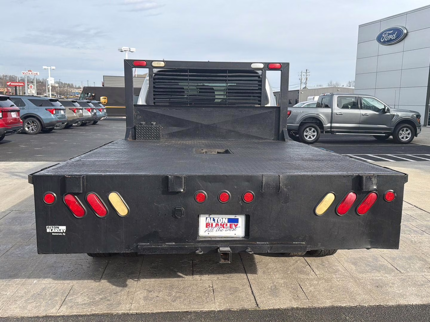 2016 WHITE Ford Super Duty F-350 DRW XLT 4X4 Truck