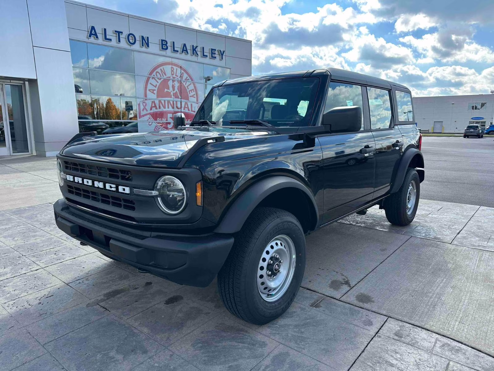2025 Shadow Black Ford Bronco Base 4X4 SUV