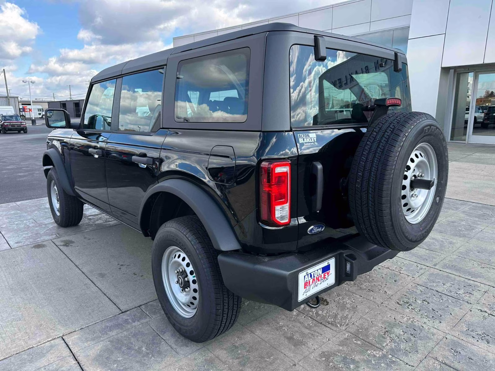2025 Shadow Black Ford Bronco Base 4X4 SUV