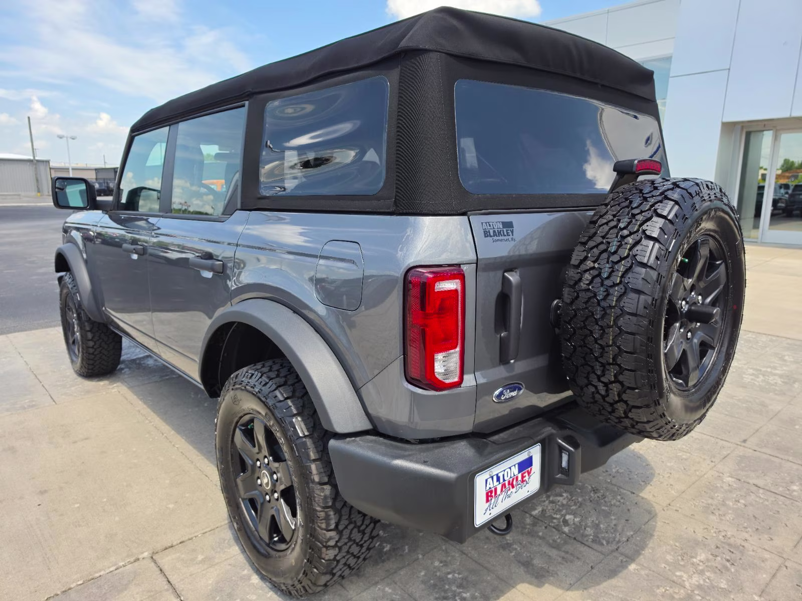 2025 Carbonized Gray Metallic Ford Bronco Base 4X4 SUV