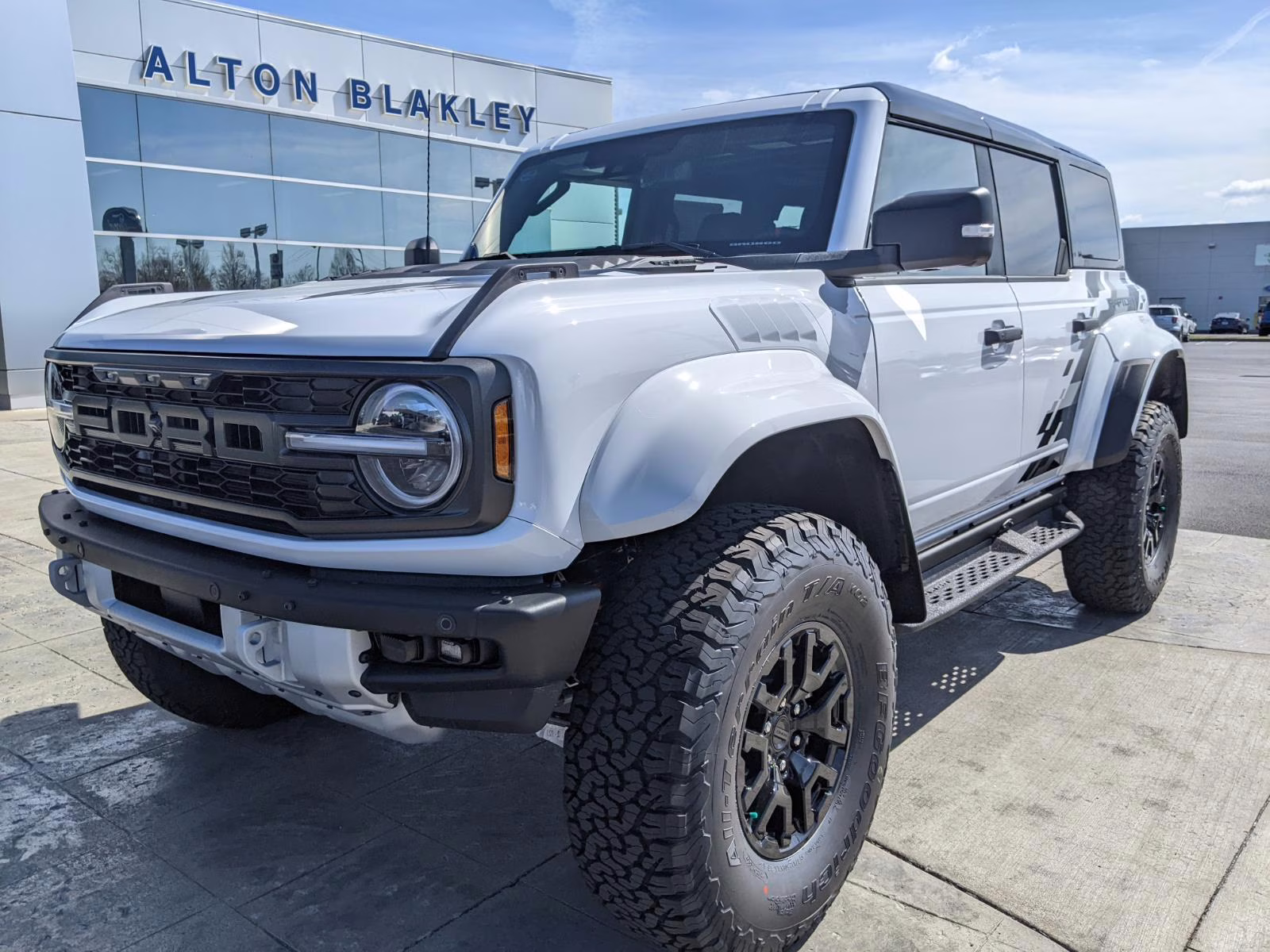 2026 Oxford White Ford Bronco Raptor 4X4 SUV