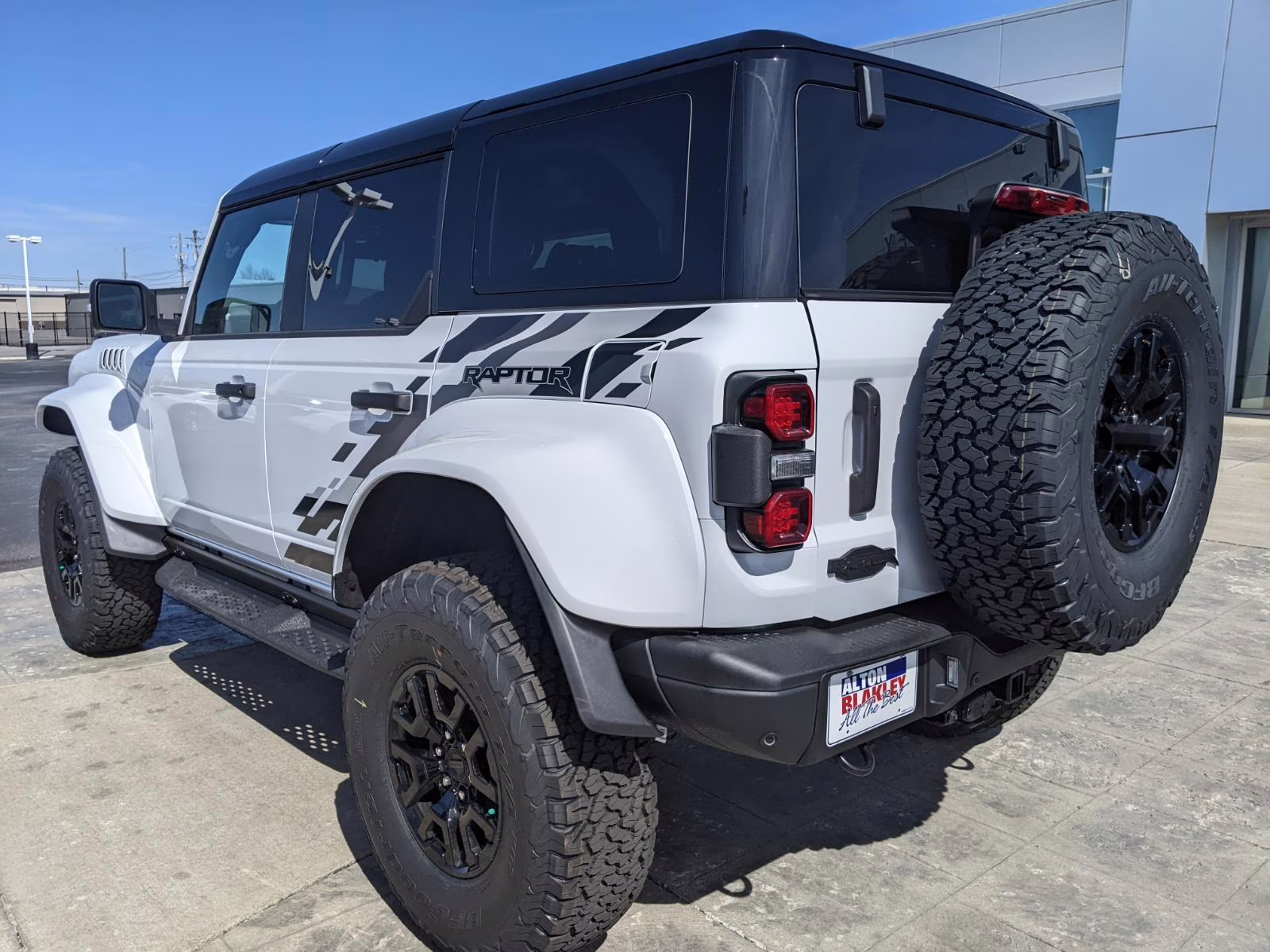 2026 Oxford White Ford Bronco Raptor 4X4 SUV
