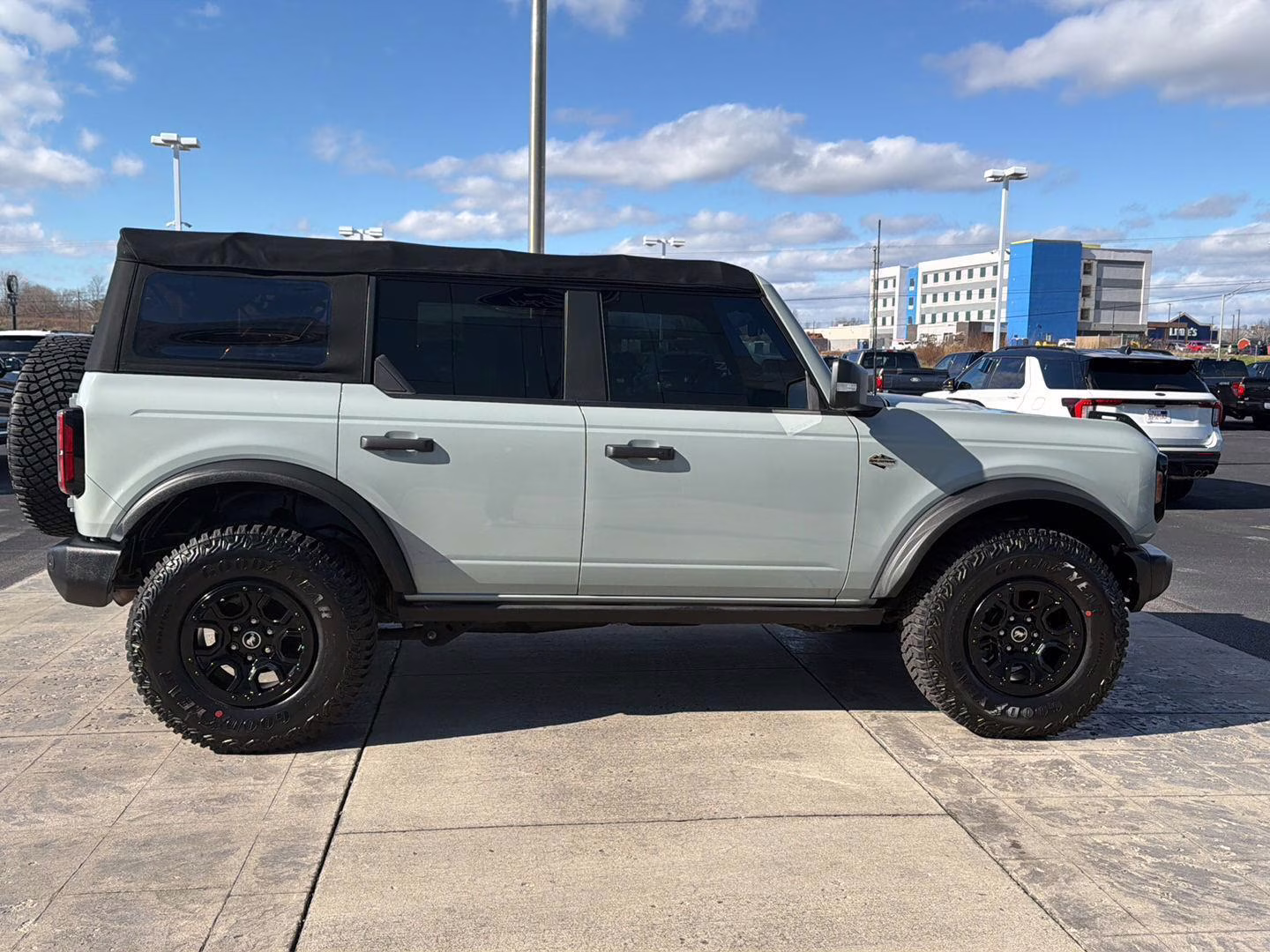 2022 Cactus Gray Ford Bronco Wildtrak Advanced 4X4 SUV
