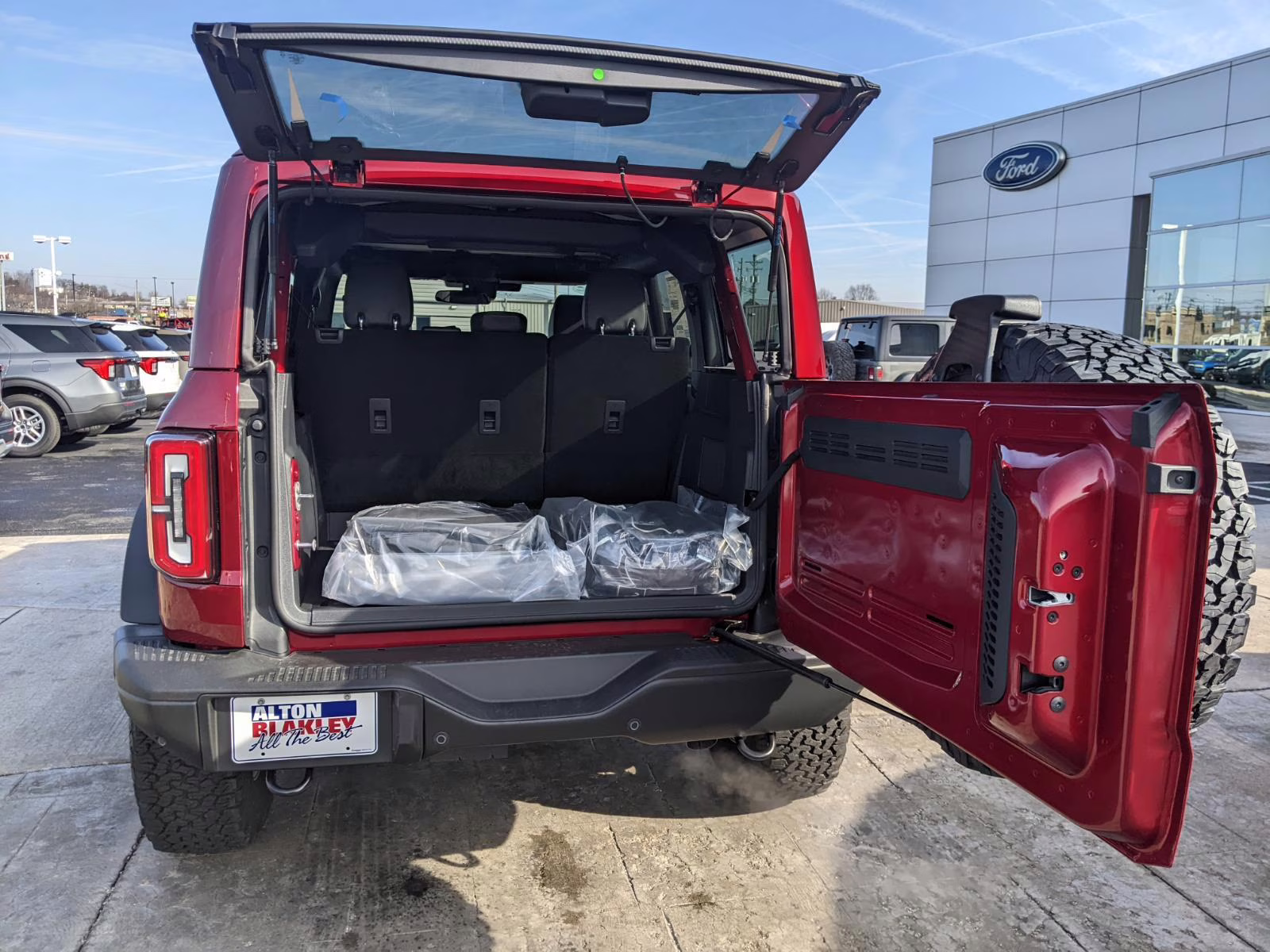 2025 Ruby Red Metallic Tinted Clearcoat Ford Bronco Badlands 4X4 SUV