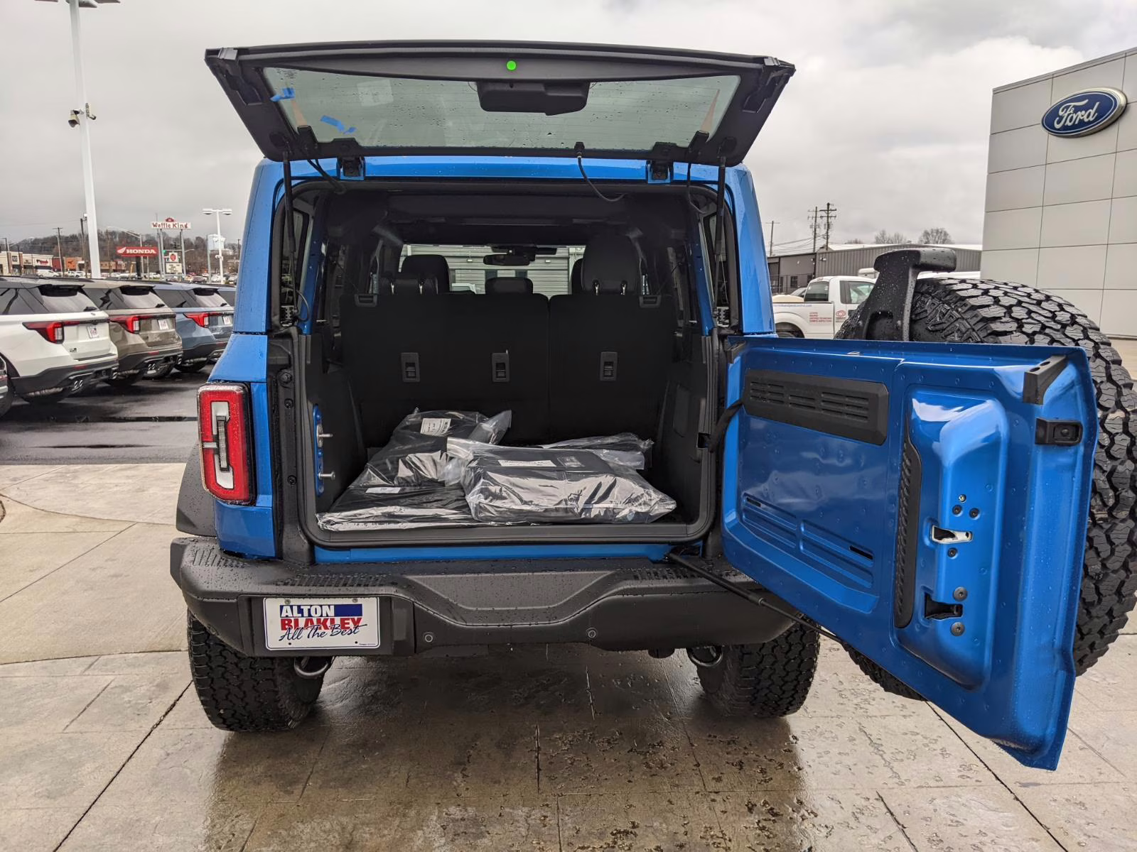 2025 Velocity Blue Ford Bronco Badlands 4X4 SUV