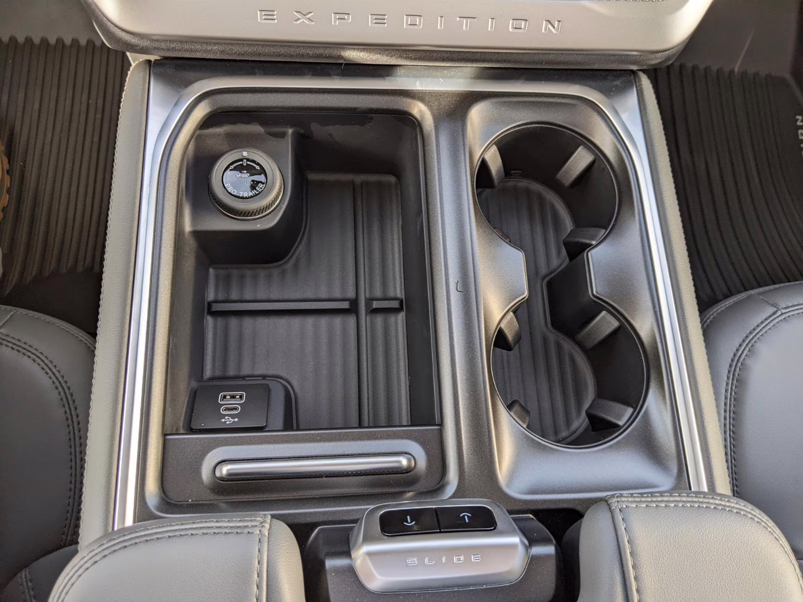 2026 Dark Matter Gray Metallic Ford Expedition Active 4X4 SUV